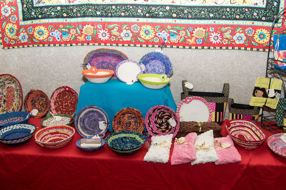 Arts_Crafts Show Old Rock School 11_25_18-9013.jpg